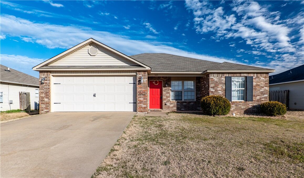 Property Photo:  505 W Broadway Street  AR 72758 