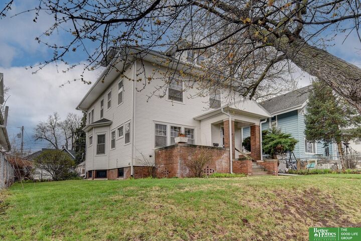 Property Photo: 4323 Parker Street NE 68111