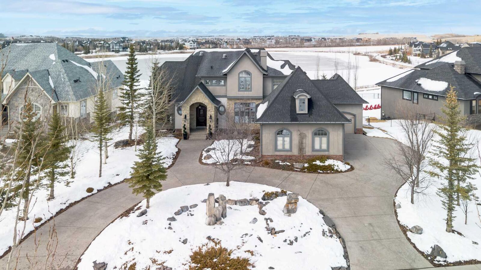 Property Photo:  15 Montenaro Bay  AB T4C 0A5 