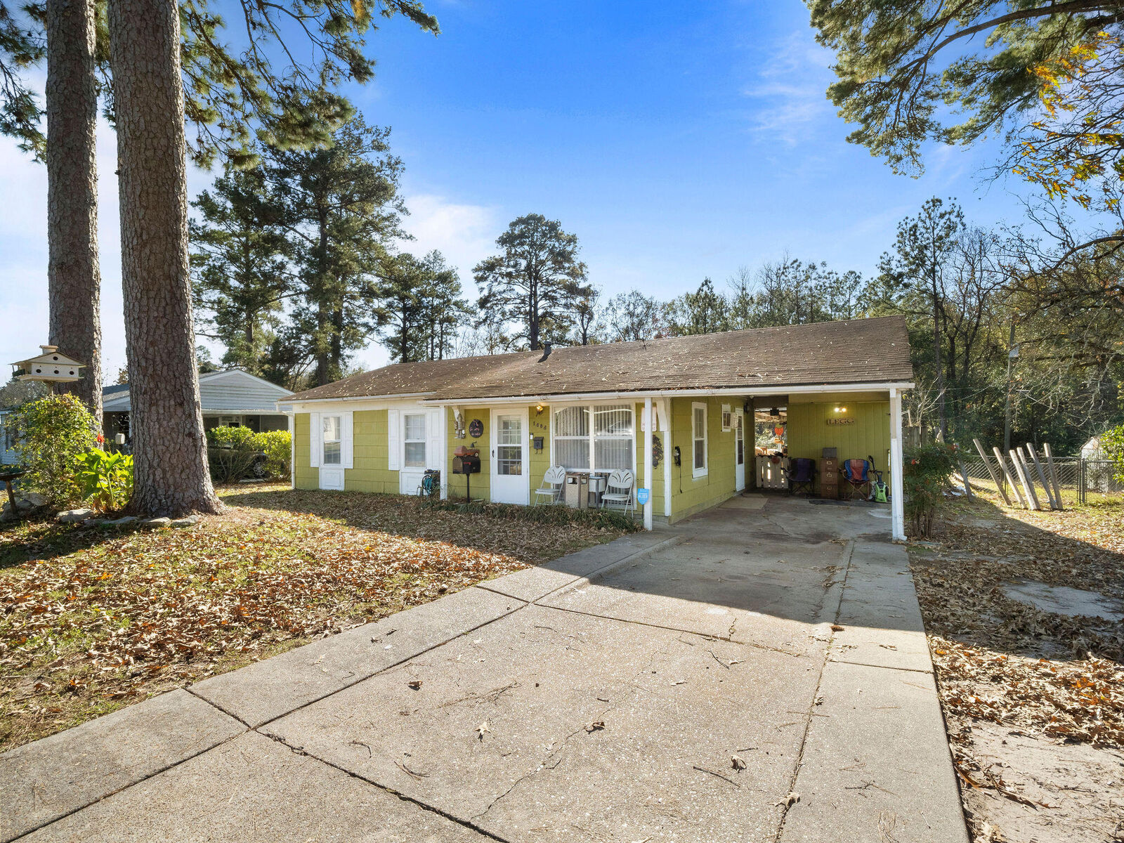 Property Photo:  1404 Aaron  LA 71446 