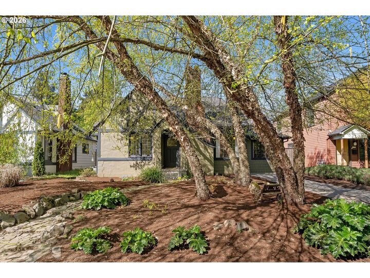 Property Photo:  6421 N Mississippi Ave  OR 97217 