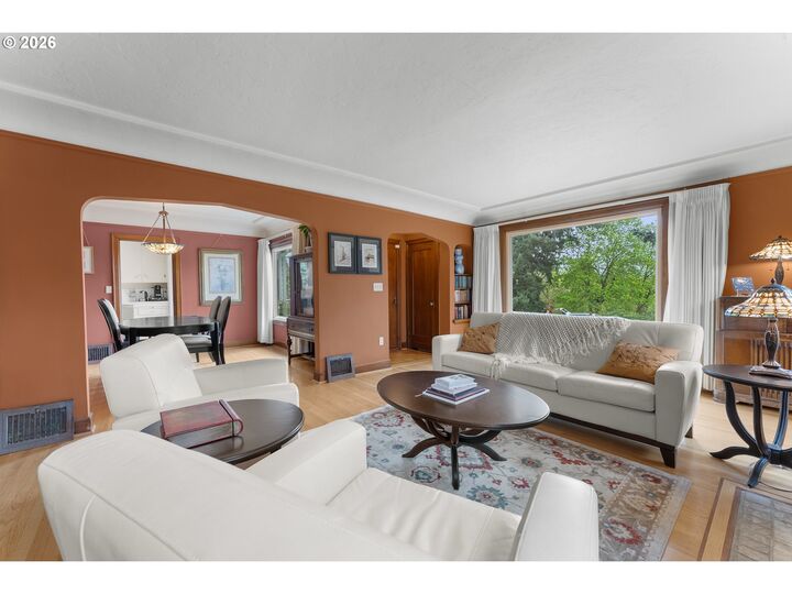 Property Photo:  7017 NE Sacramento St  OR 97213 