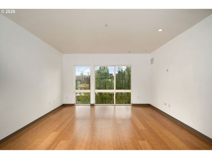 Property Photo: 3970 N Interstate Ave 403 OR 97227