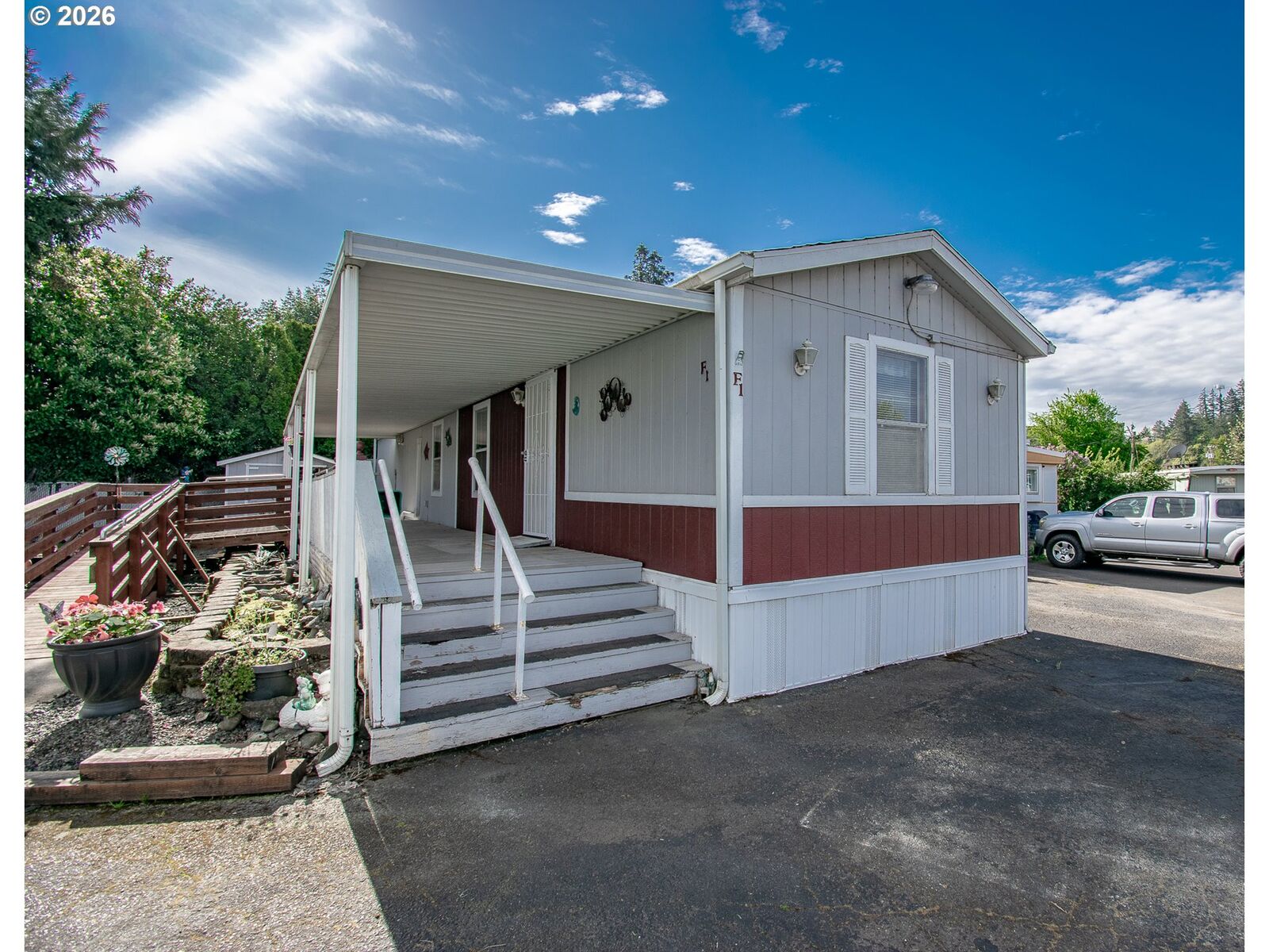 Property Photo:  4750 Franklin Blvd F1  OR 97403 