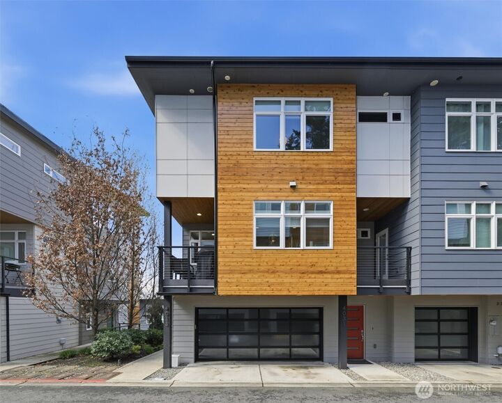 Property Photo:  4033  129th Place SE  WA 98006 