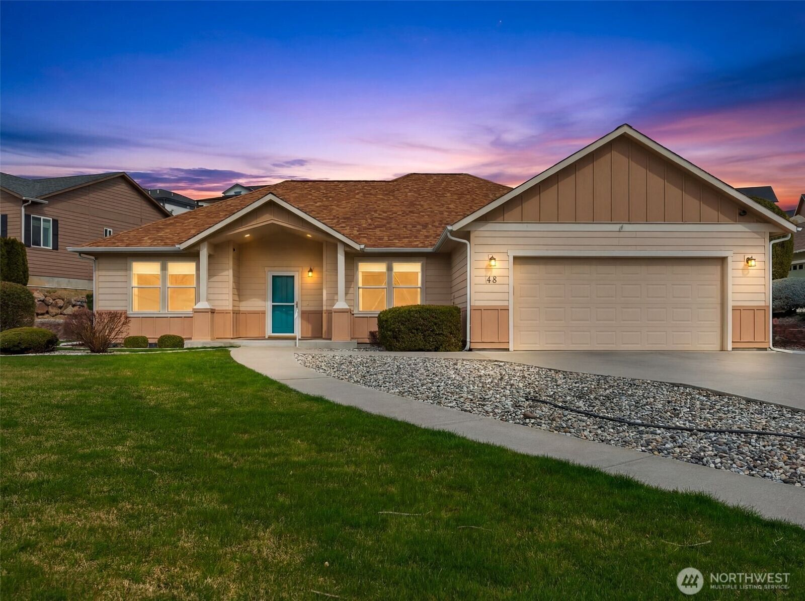Property Photo:  48  Luther Court  WA 98828 