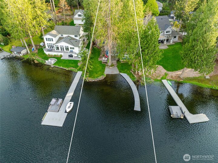 Property Photo:  2712  222nd Avenue SE  WA 98075 