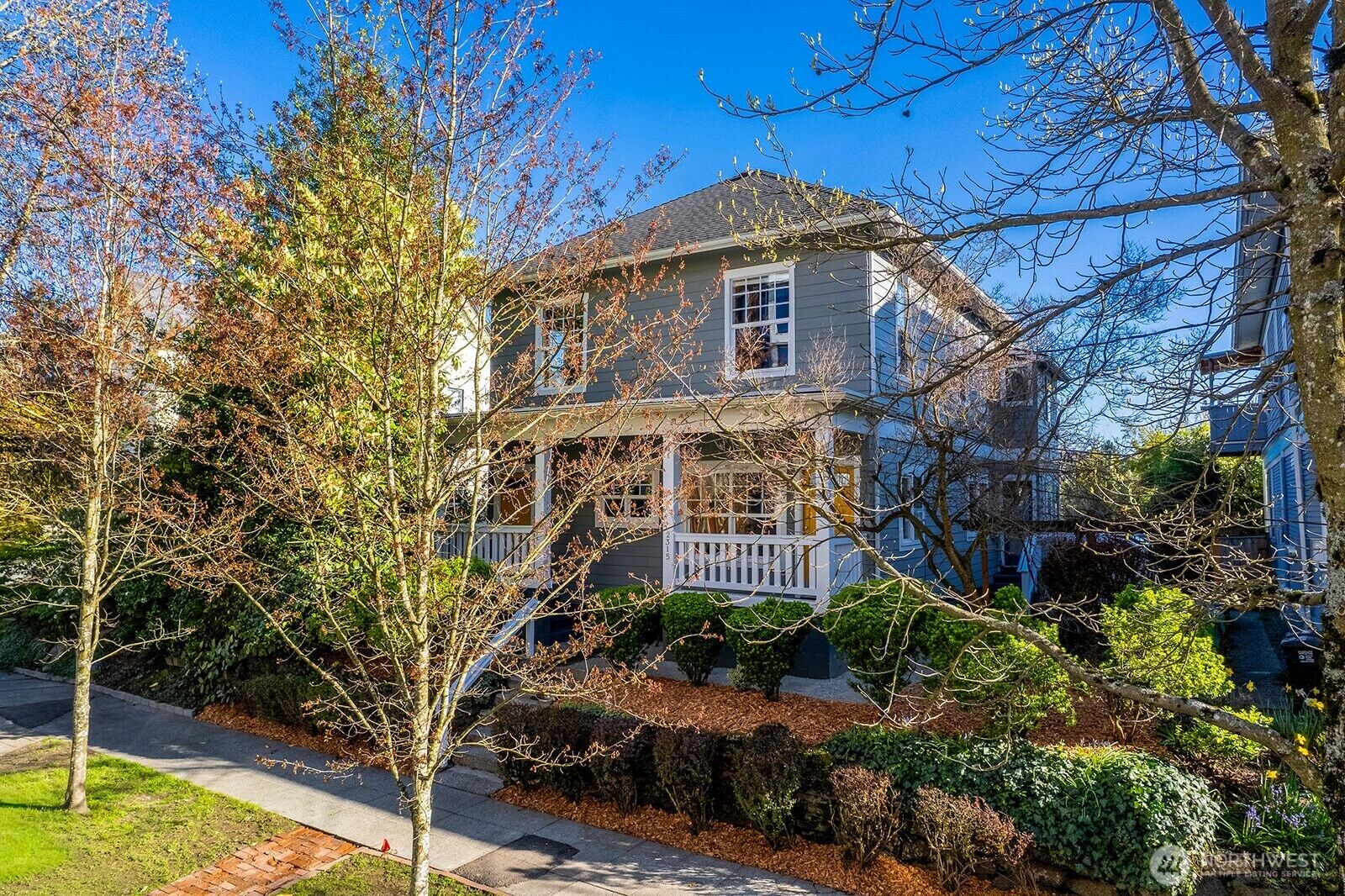 Property Photo: 2315 E Spring Street WA 98122