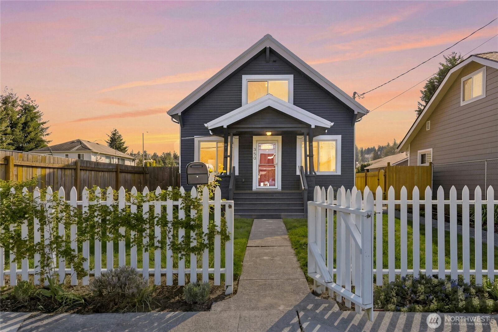 Property Photo:  350  Meadow Avenue N  WA 98057 