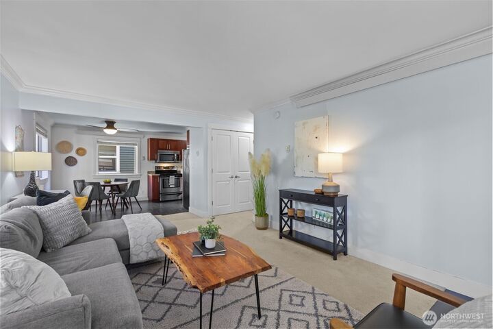 Property Photo:  1430 NW 59th Street 202  WA 98107 