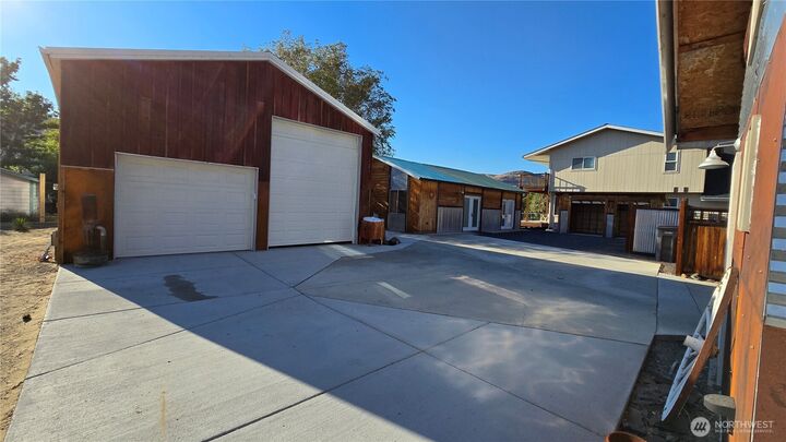 Property Photo:  722  Boyer Avenue SW  WA 98848 