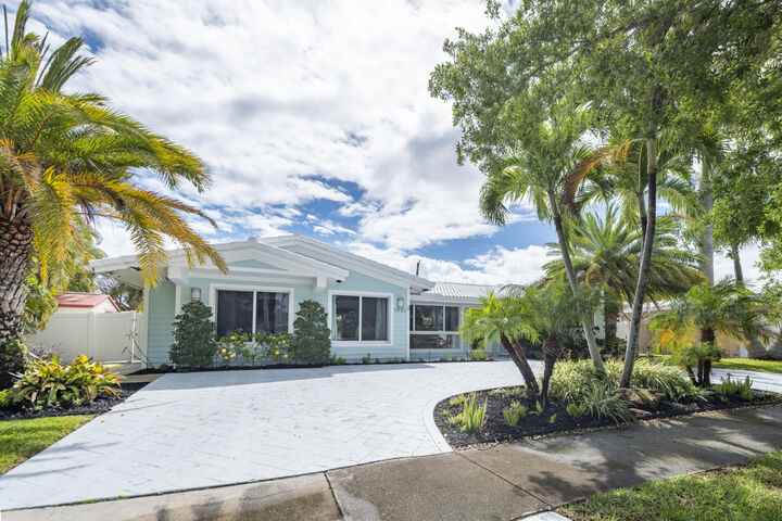 Property Photo: 5930 NE 21st Lane FL 33308