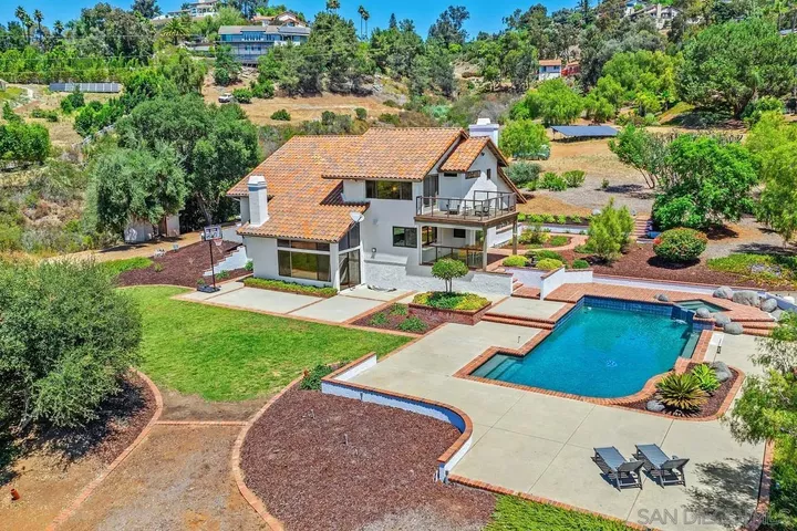 Property Photo:  3453 Via Loma Vista  CA 92029 