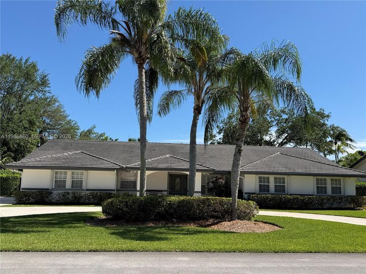 Property Photo:  10422 SW 121st St  FL 33176 