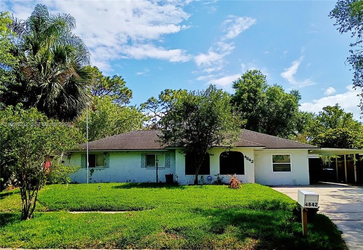 Property Photo:  4842 Beacon Street  FL 32808 