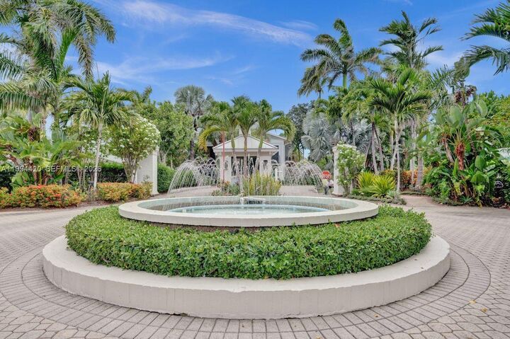 Property Photo: 1578 S Ocean Ln 214 FL 33316