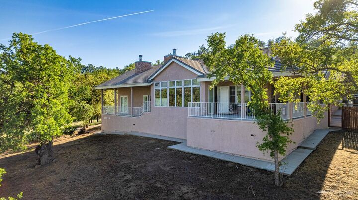 Property Photo:  29400 Stallion Springs Drive  CA 93561 
