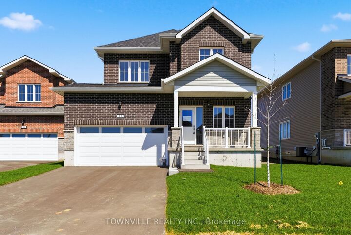 33 Bradden Crescent — photo 1