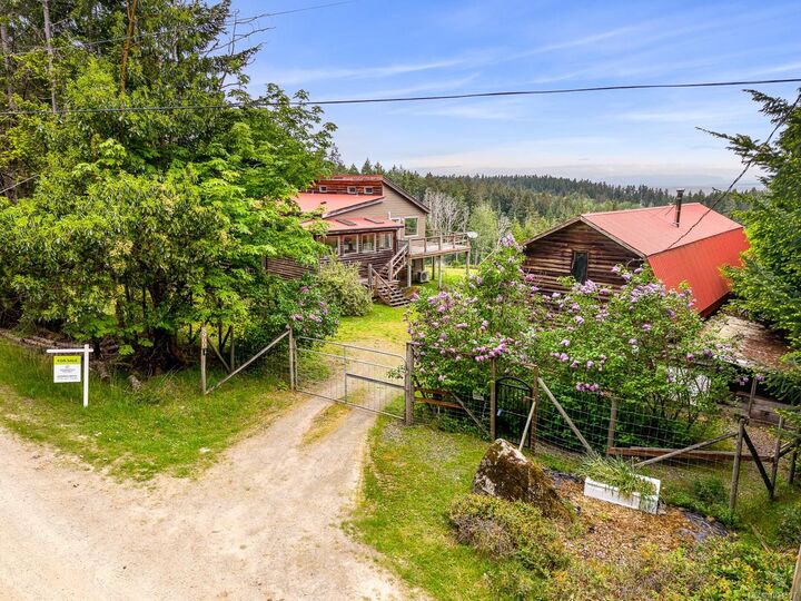 Property Photo: 8900 Keith Wagner Way BC V0R 1T0
