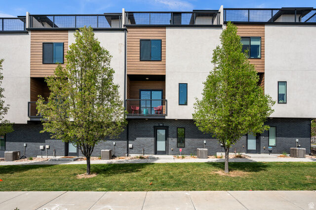 Property Photo: 1838 E Melbourne Ct UT 84106