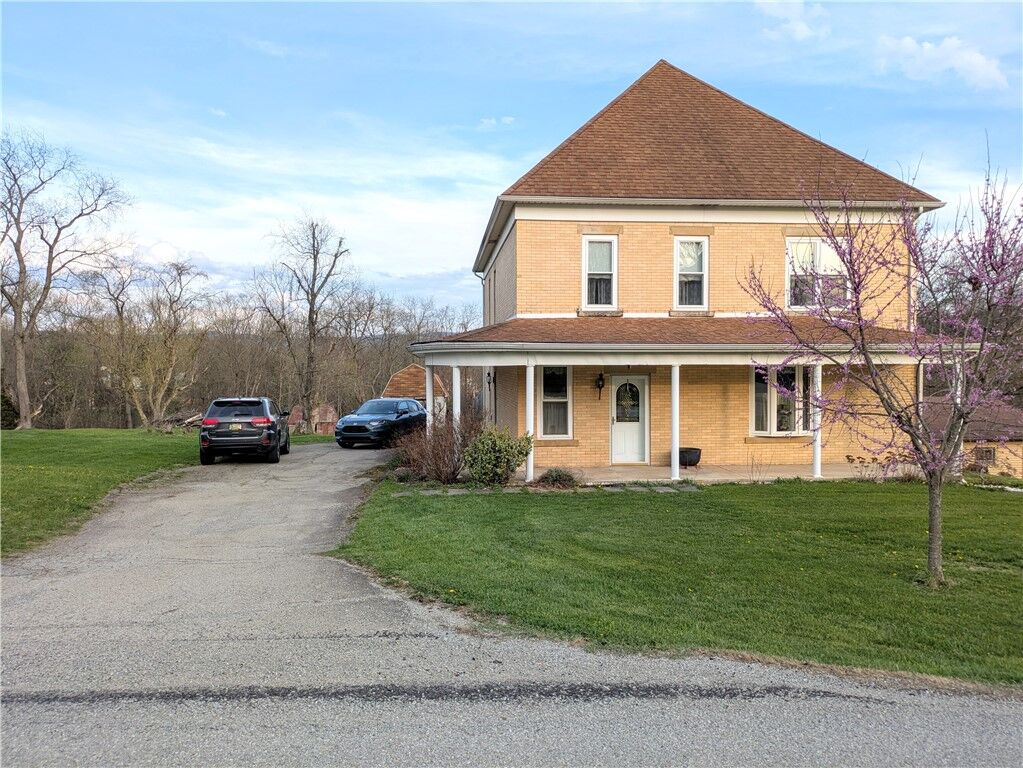 Property Photo: 220 Overholt Dr PA 15683