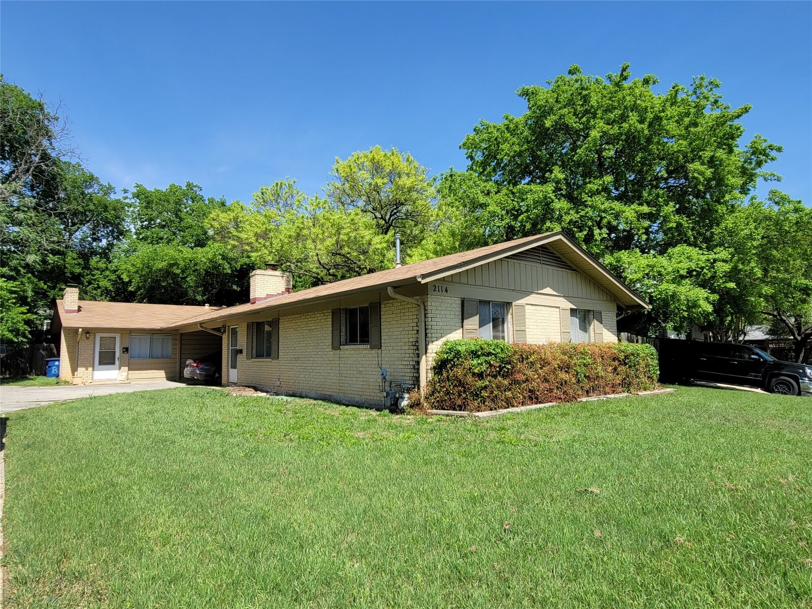 Property Photo:  2114 Ann Arbor Avenue B  TX 78704 