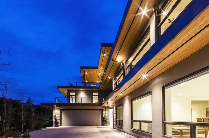 Property Photo: 817 Younette Drive BC V7T 1T1