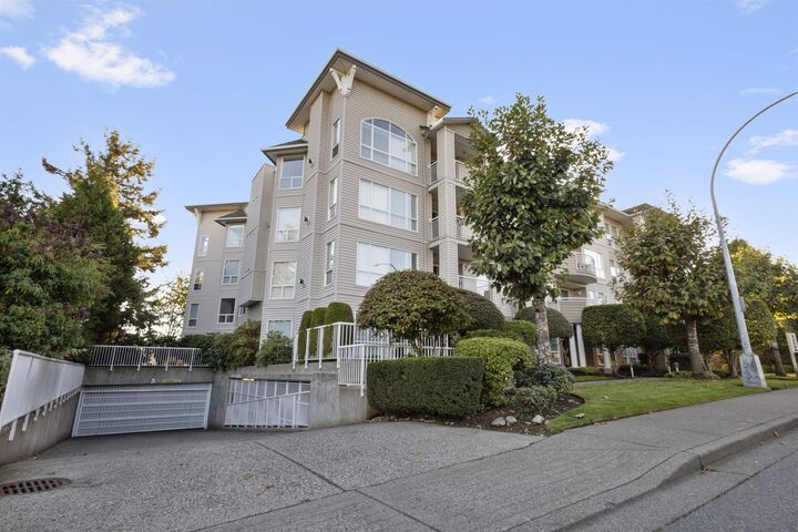 32120 Mt Waddington Avenue 206 — photo 1