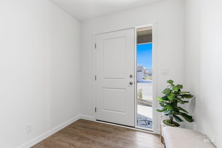 Property Photo: 520 Diamond Ln. ID 83617