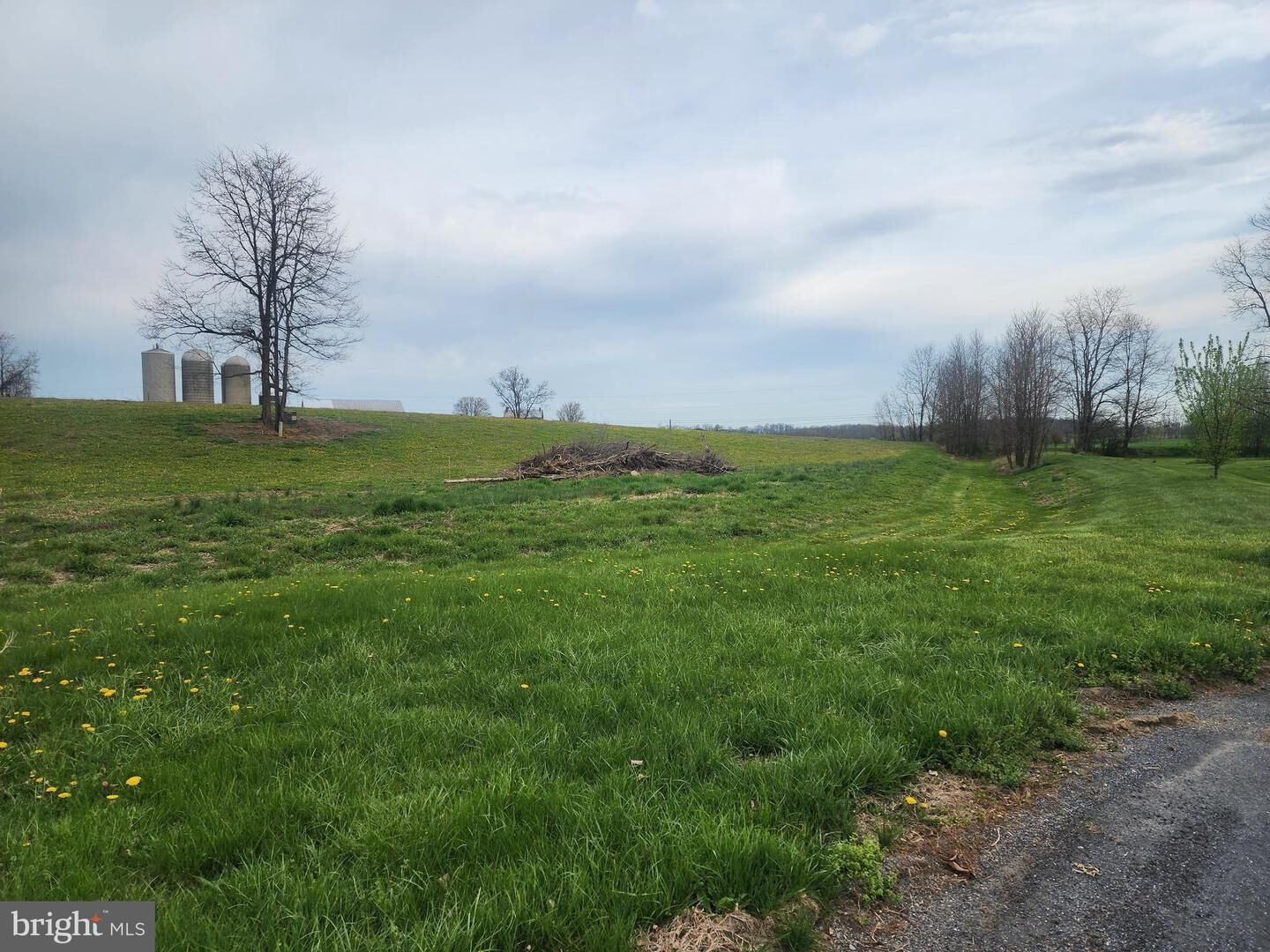 Property Photo:  10 Beverly Court  PA 17015 