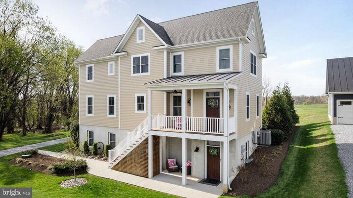 Property Photo:  38165 Cobbett Lane  VA 20132 