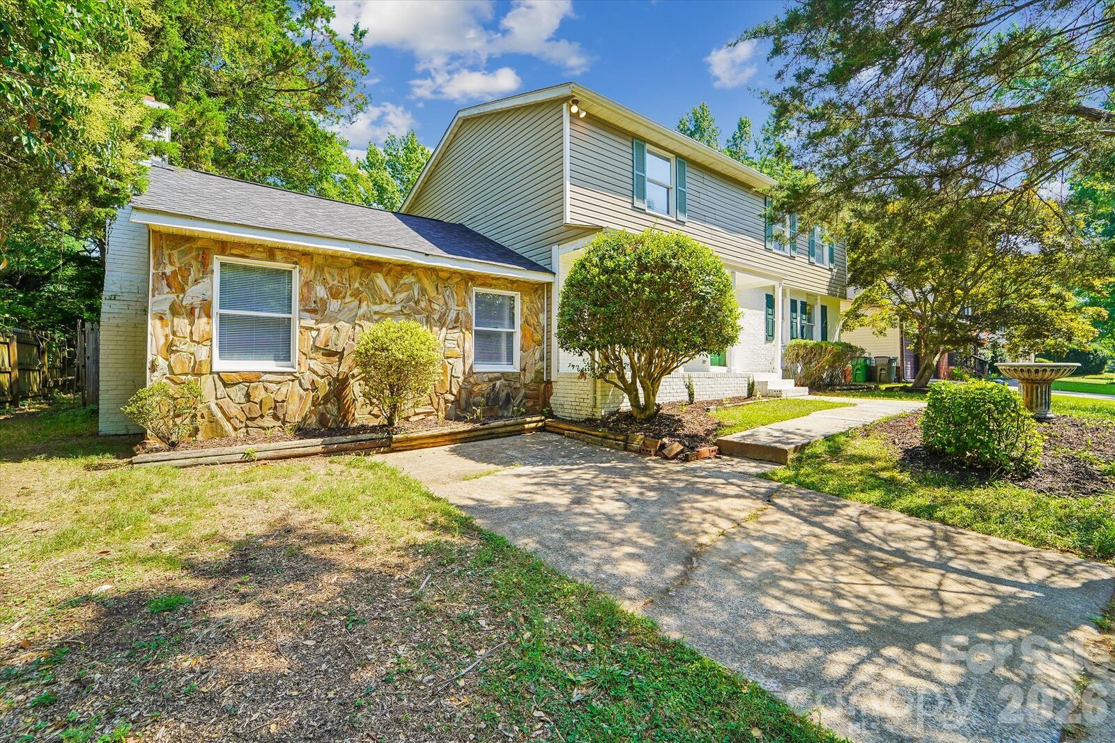 Property Photo:  7200 Rollingridge Drive  NC 28211 