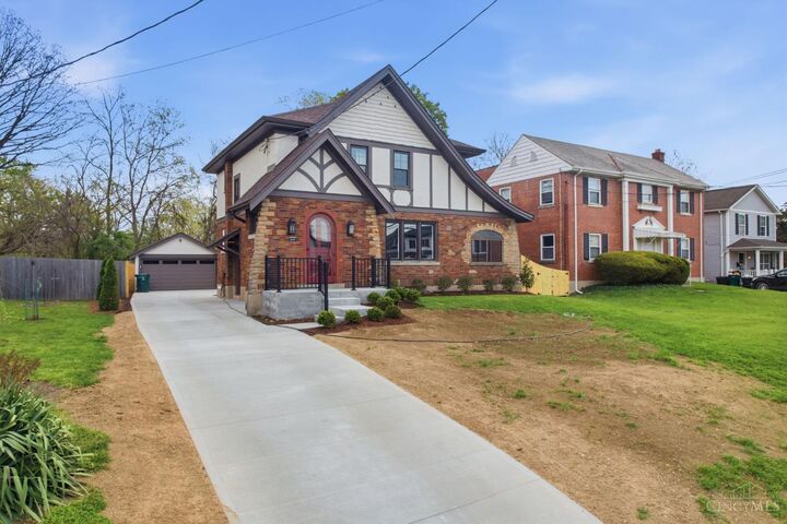 Property Photo: 5018 Stewart Avenue OH 45227