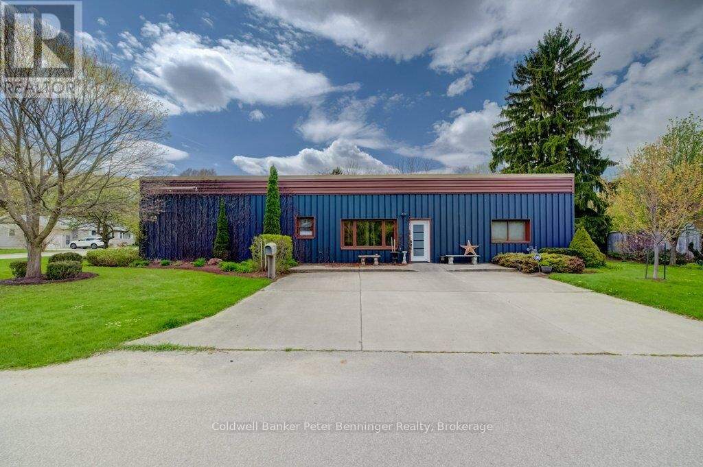 Property Photo:  425 Mary Street  ON N0G 2V0 