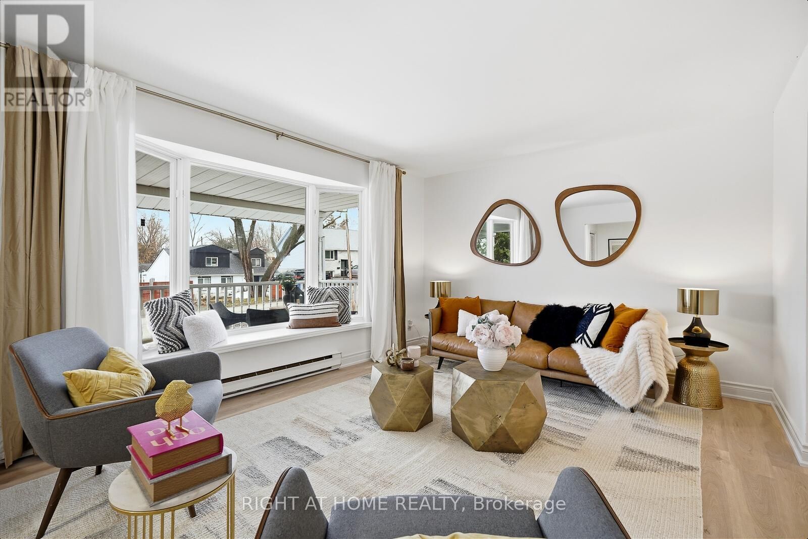 Property Photo:  259 Glenwoods Avenue  ON L4P 2X1 