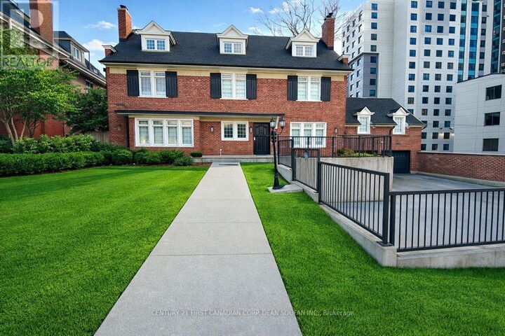 Property Photo:  653 Talbot Street  ON N6A 2T6 