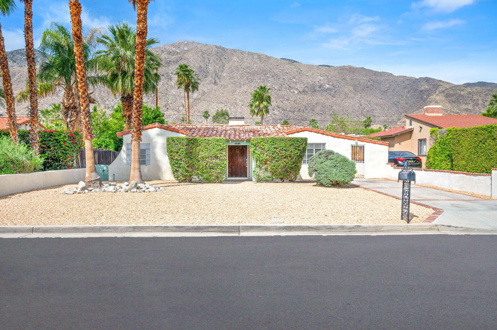 Property Photo: 575 S Calle Santa Rosa S CA 92264