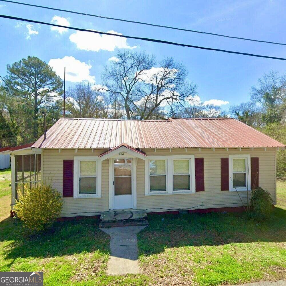 Property Photo: 204 E 16th Street SW GA 30161