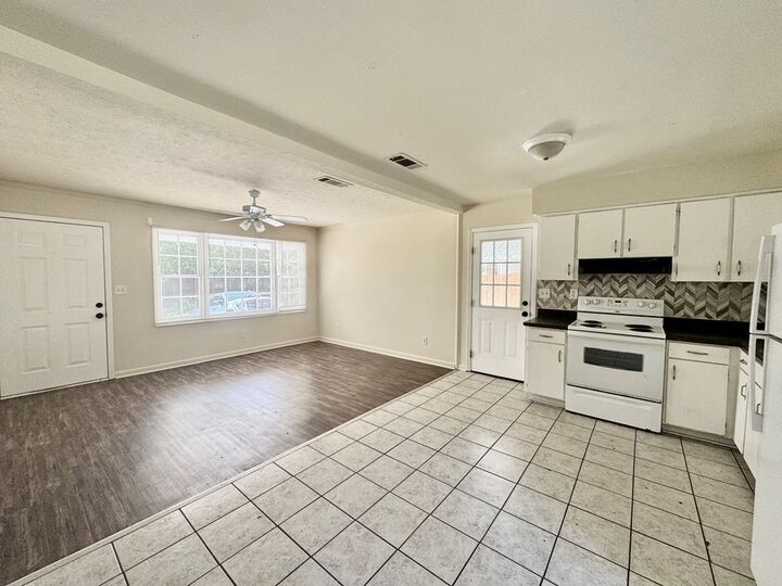 Property Photo:  6108 King William Drive  GA 31909 