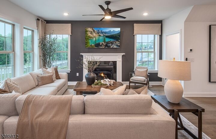 Property Photo:  7 Wadsworth Dr 6  NJ 07834 