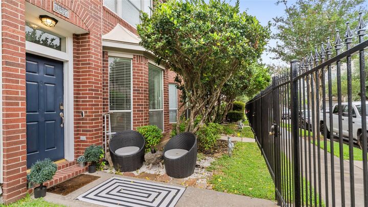 Property Photo:  1417 Anita Street  TX 77004 