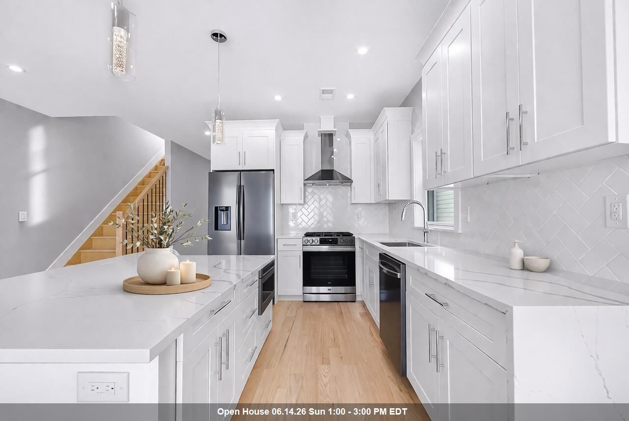 Property Photo:  88 West 20th St 2  NJ 07002 