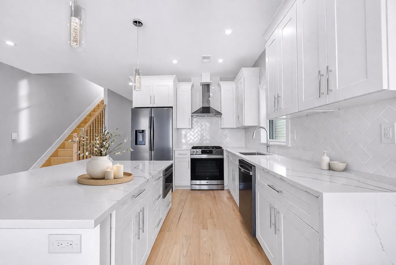 Property Photo:  88 West 20th St 2  NJ 07002 