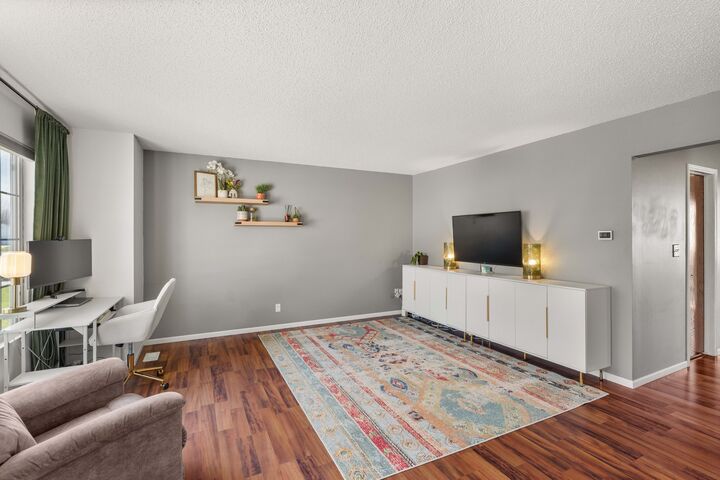 Property Photo:  140 SE Peachtree Drive  IA 50263 