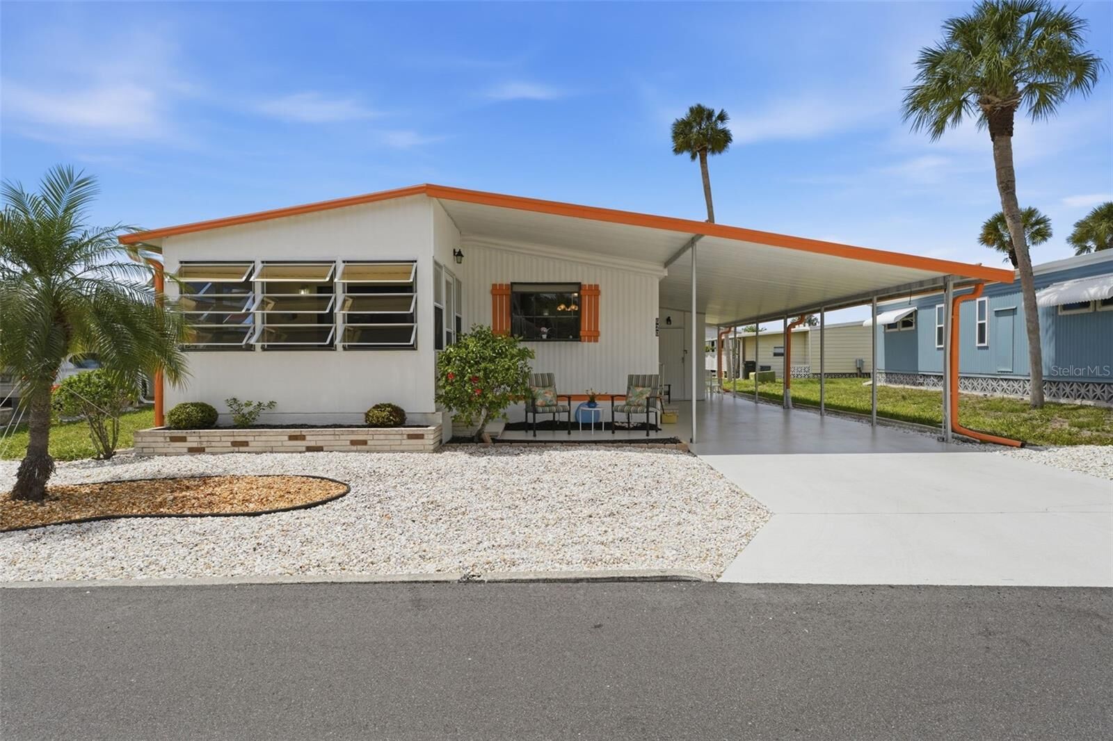 Property Photo: 620 Cervina Drive S FL 34285