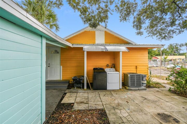 Property Photo:  1415 10th Avenue W  FL 34205 