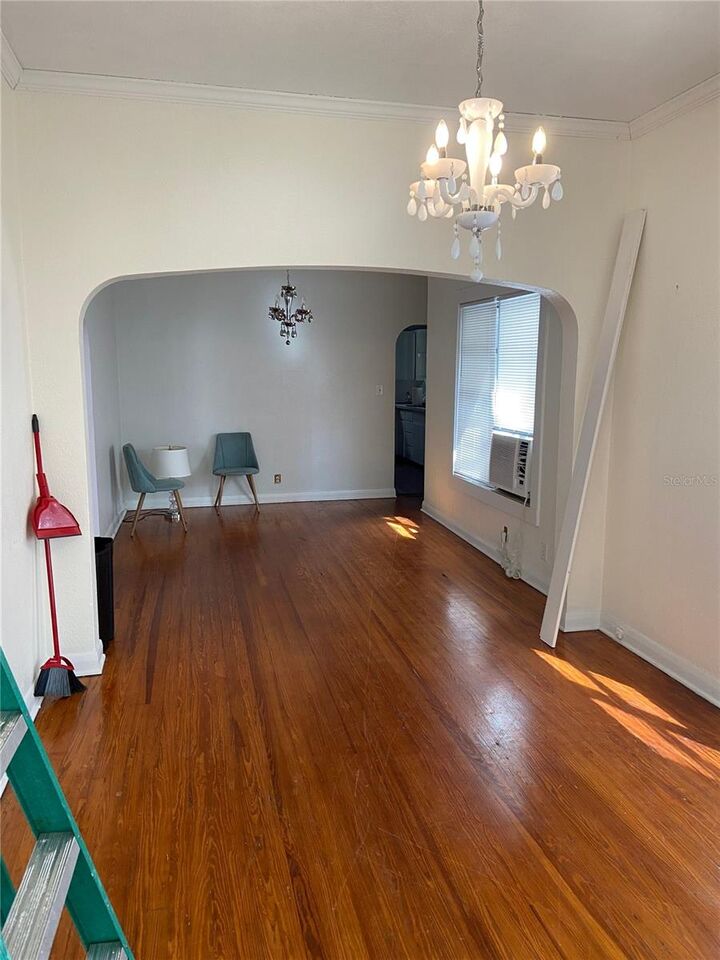 Property Photo:  108 S Willow Avenue  FL 33606 