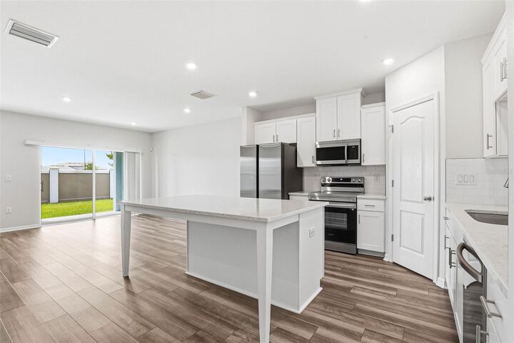 Property Photo:  10715 Ironwood Tree Way  FL 33576 