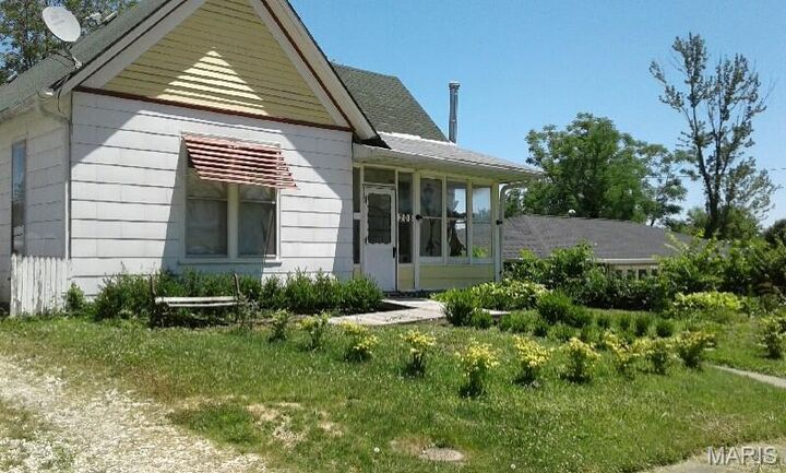 Property Photo:  208 N 4th Street  MO 63336 