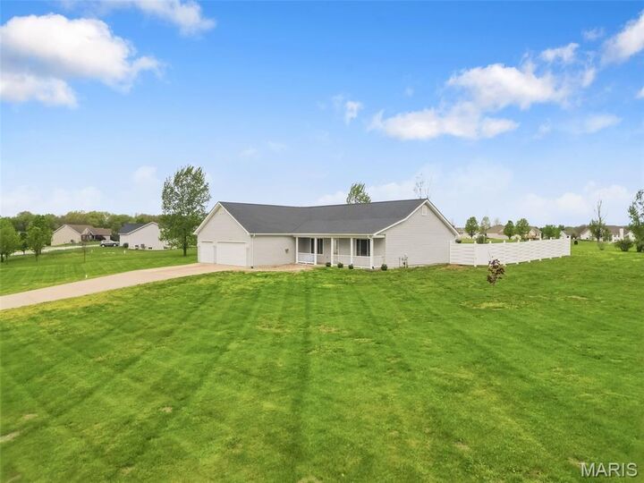 Property Photo: 211 High Ridge Valley Court MO 63347
